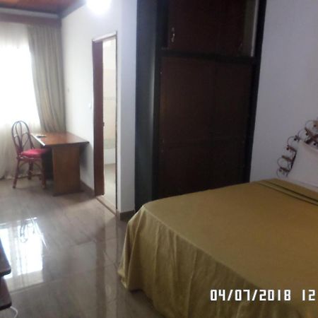 Hotel Azur ยาอุนเด ภายนอก รูปภาพ