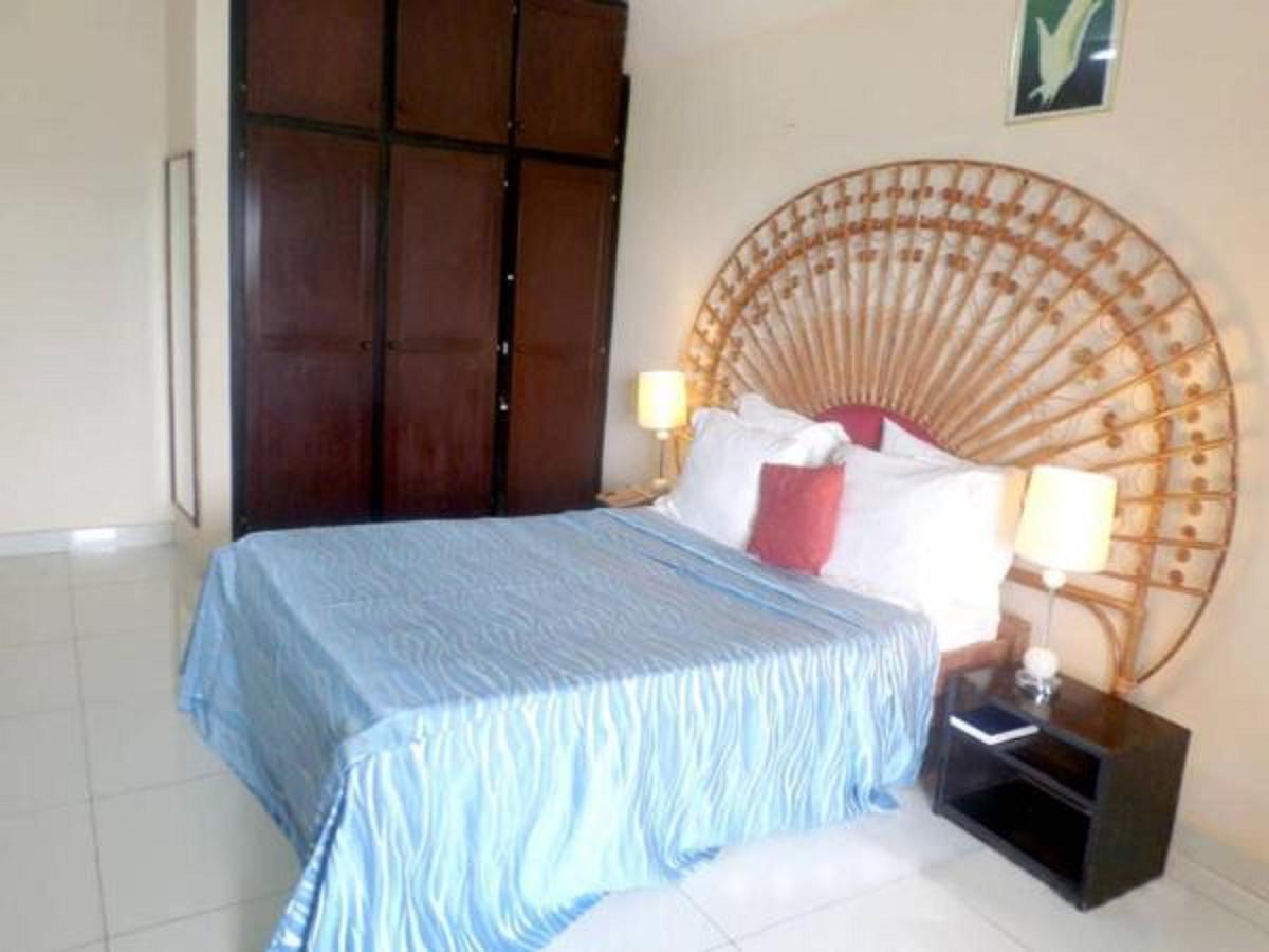 Hotel Azur ยาอุนเด ภายนอก รูปภาพ